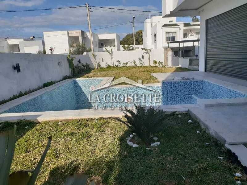 Une belle villa avec piscine à Gammarth 